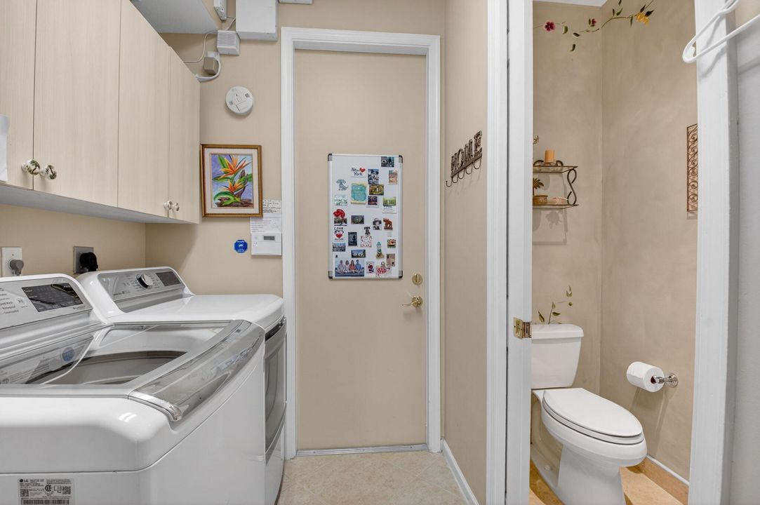 En Venta: $590,000 (3 camas, 2 baños, 2445 Pies cuadrados)