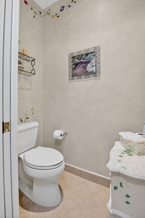 En Venta: $590,000 (3 camas, 2 baños, 2445 Pies cuadrados)