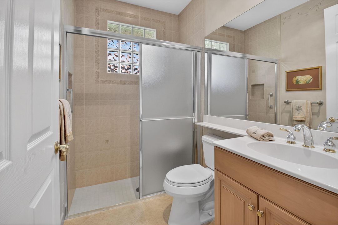 En Venta: $590,000 (3 camas, 2 baños, 2445 Pies cuadrados)