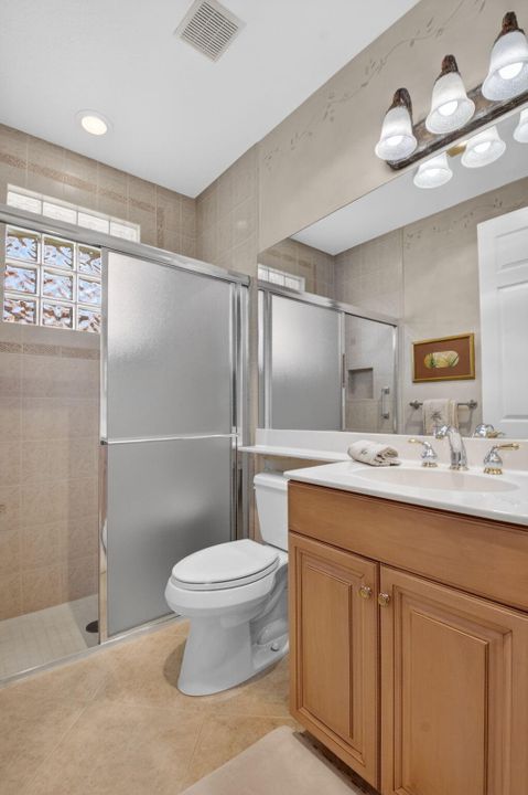 En Venta: $590,000 (3 camas, 2 baños, 2445 Pies cuadrados)