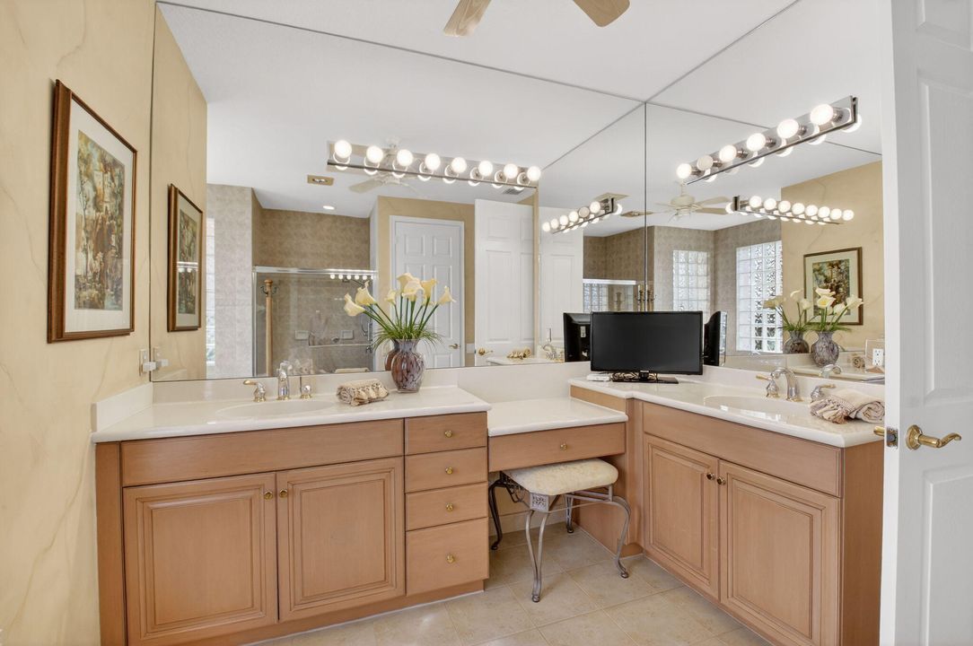 En Venta: $590,000 (3 camas, 2 baños, 2445 Pies cuadrados)