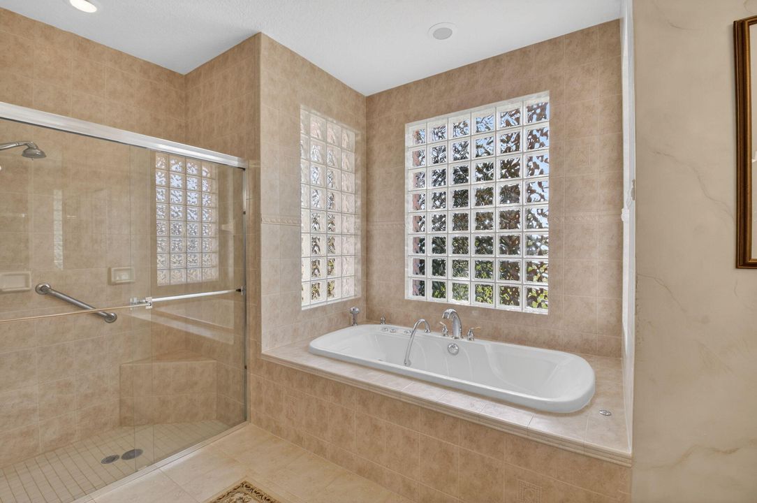 En Venta: $590,000 (3 camas, 2 baños, 2445 Pies cuadrados)