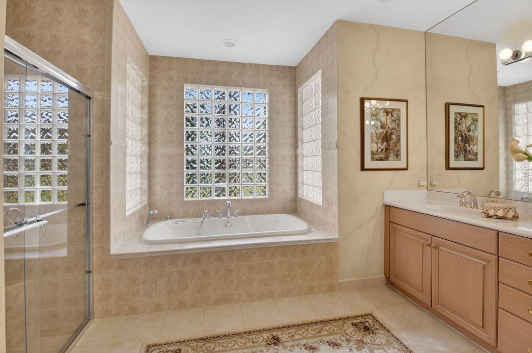 En Venta: $590,000 (3 camas, 2 baños, 2445 Pies cuadrados)