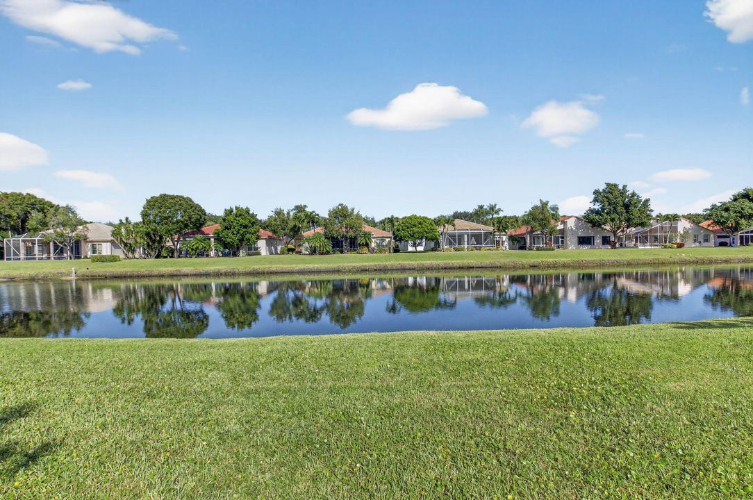 En Venta: $590,000 (3 camas, 2 baños, 2445 Pies cuadrados)