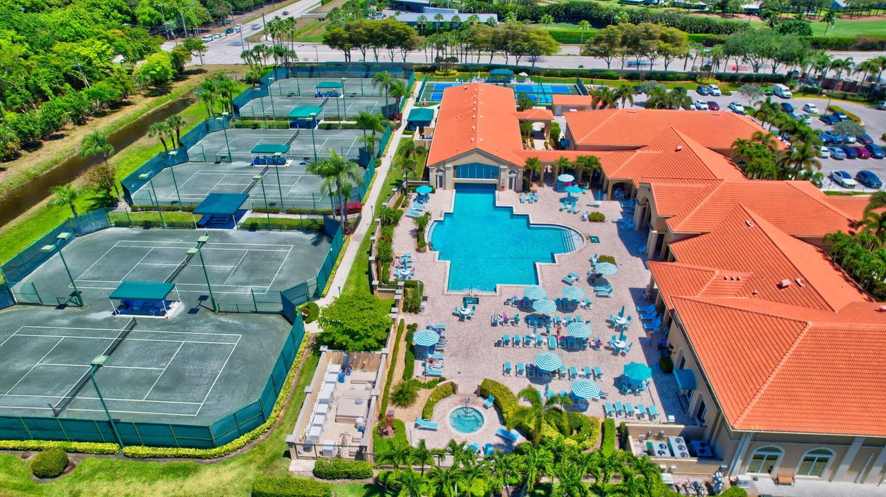 En Venta: $590,000 (3 camas, 2 baños, 2445 Pies cuadrados)