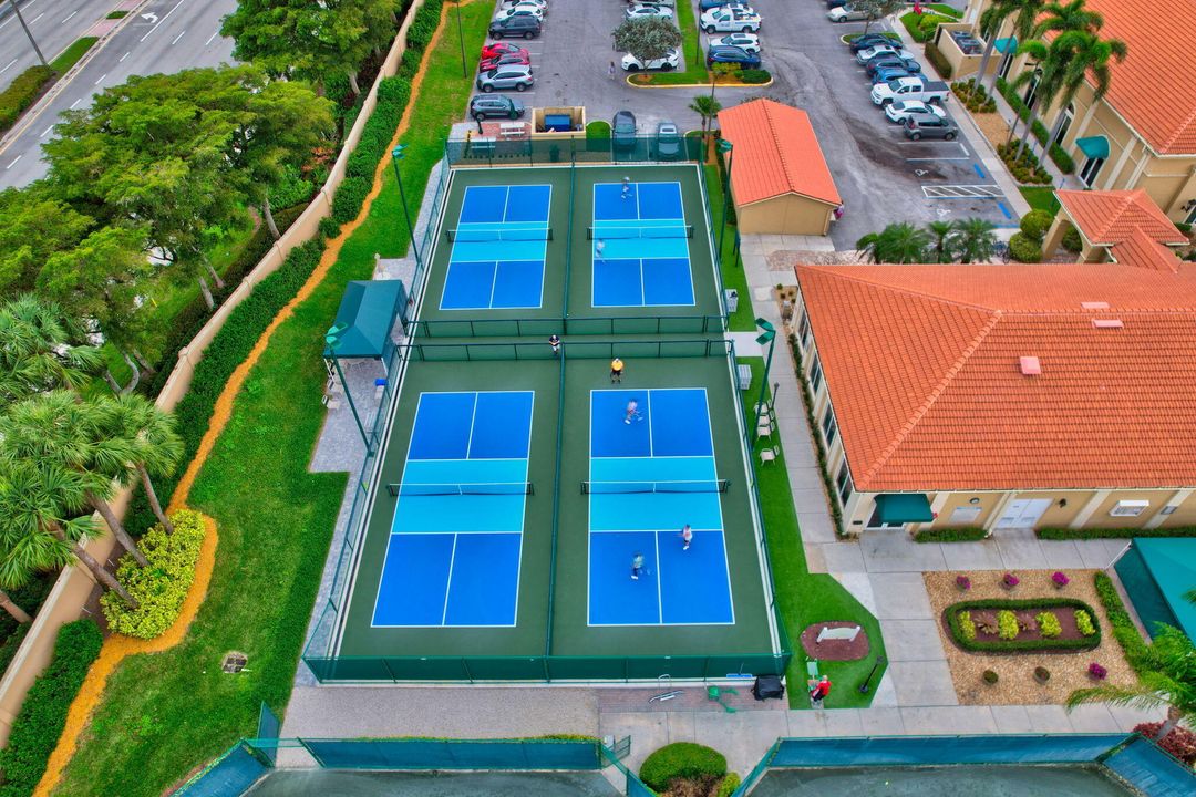 En Venta: $590,000 (3 camas, 2 baños, 2445 Pies cuadrados)