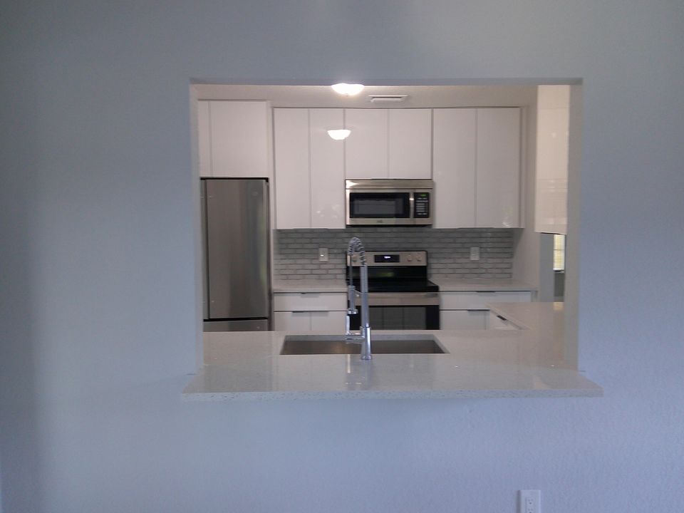 For Sale: $399,900 (3 beds, 2 baths, 1759 Square Feet)