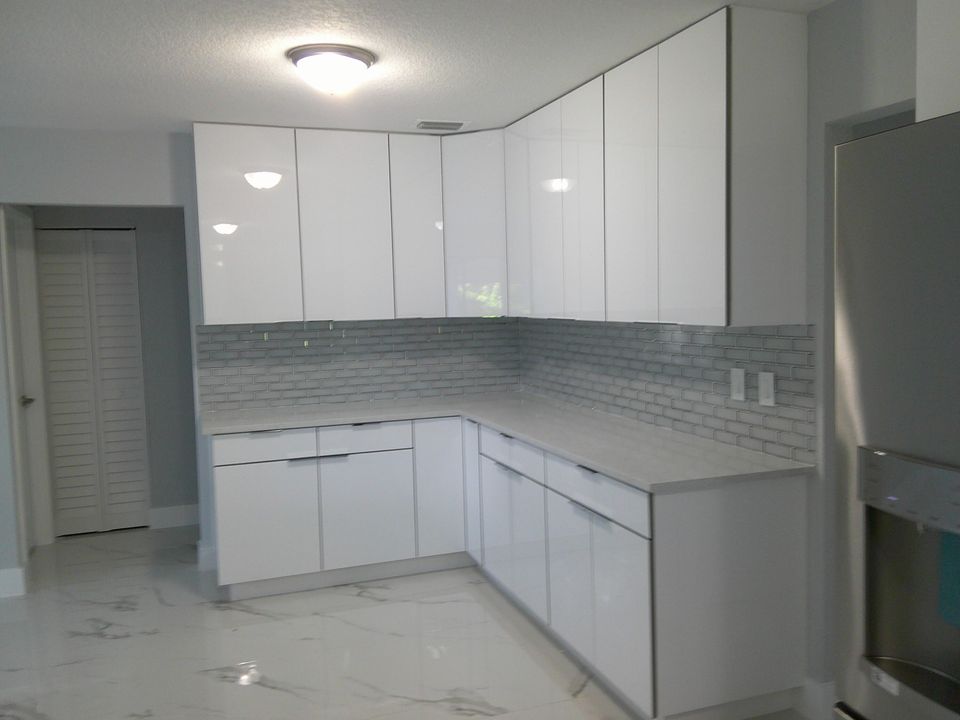 For Sale: $399,900 (3 beds, 2 baths, 1759 Square Feet)