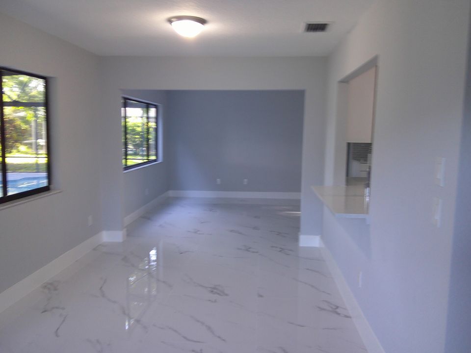 For Sale: $399,900 (3 beds, 2 baths, 1759 Square Feet)