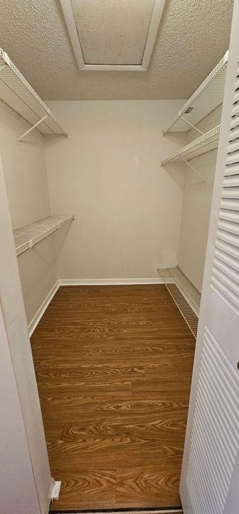 В аренду: $1,950 (2 спален, 2 ванн, 1360 Квадратных фут)