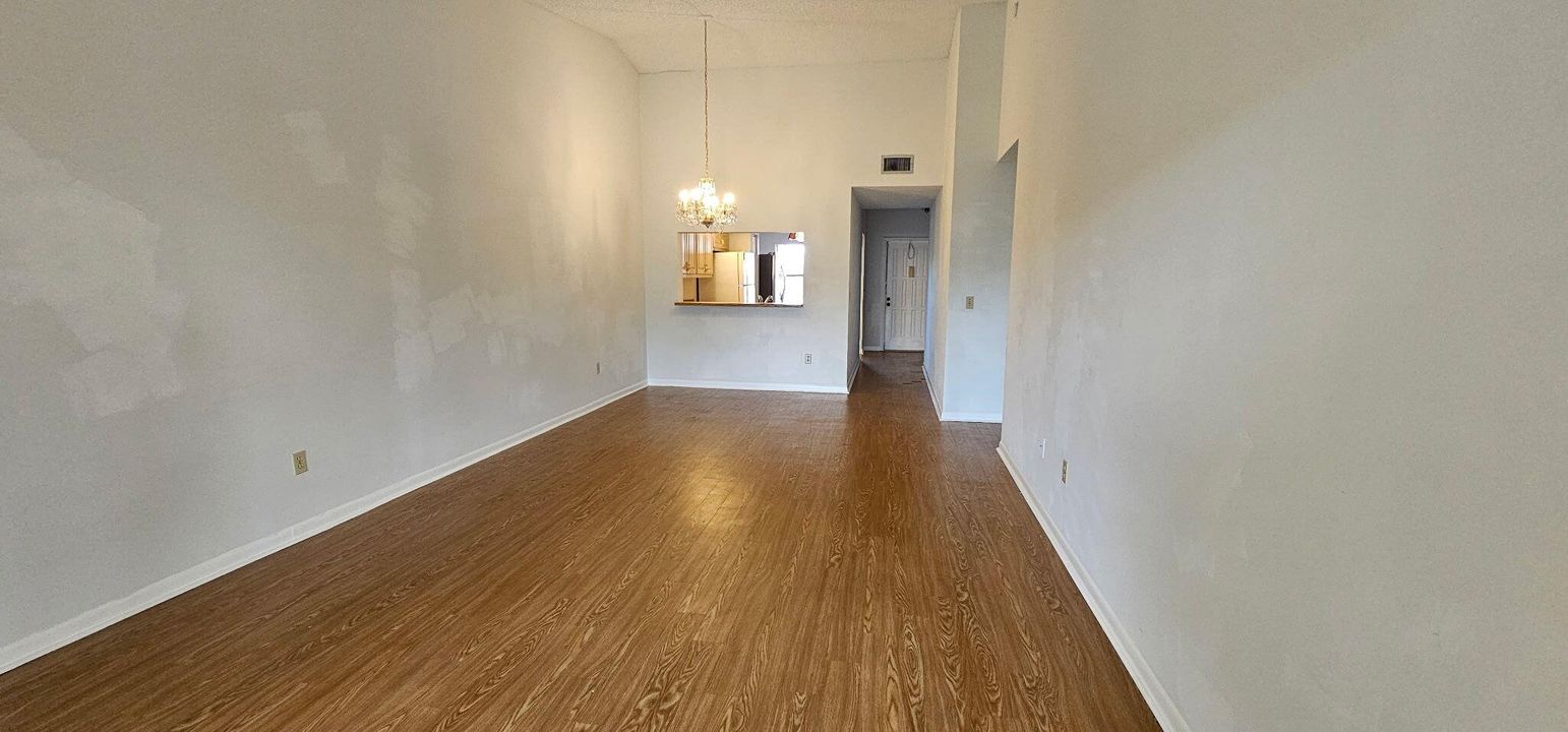 В аренду: $1,950 (2 спален, 2 ванн, 1360 Квадратных фут)