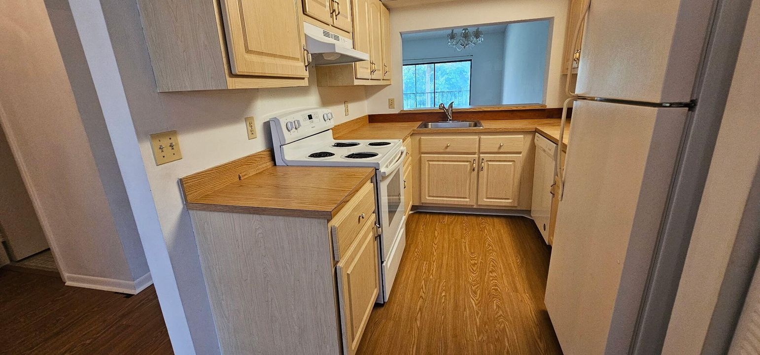 В аренду: $1,950 (2 спален, 2 ванн, 1360 Квадратных фут)