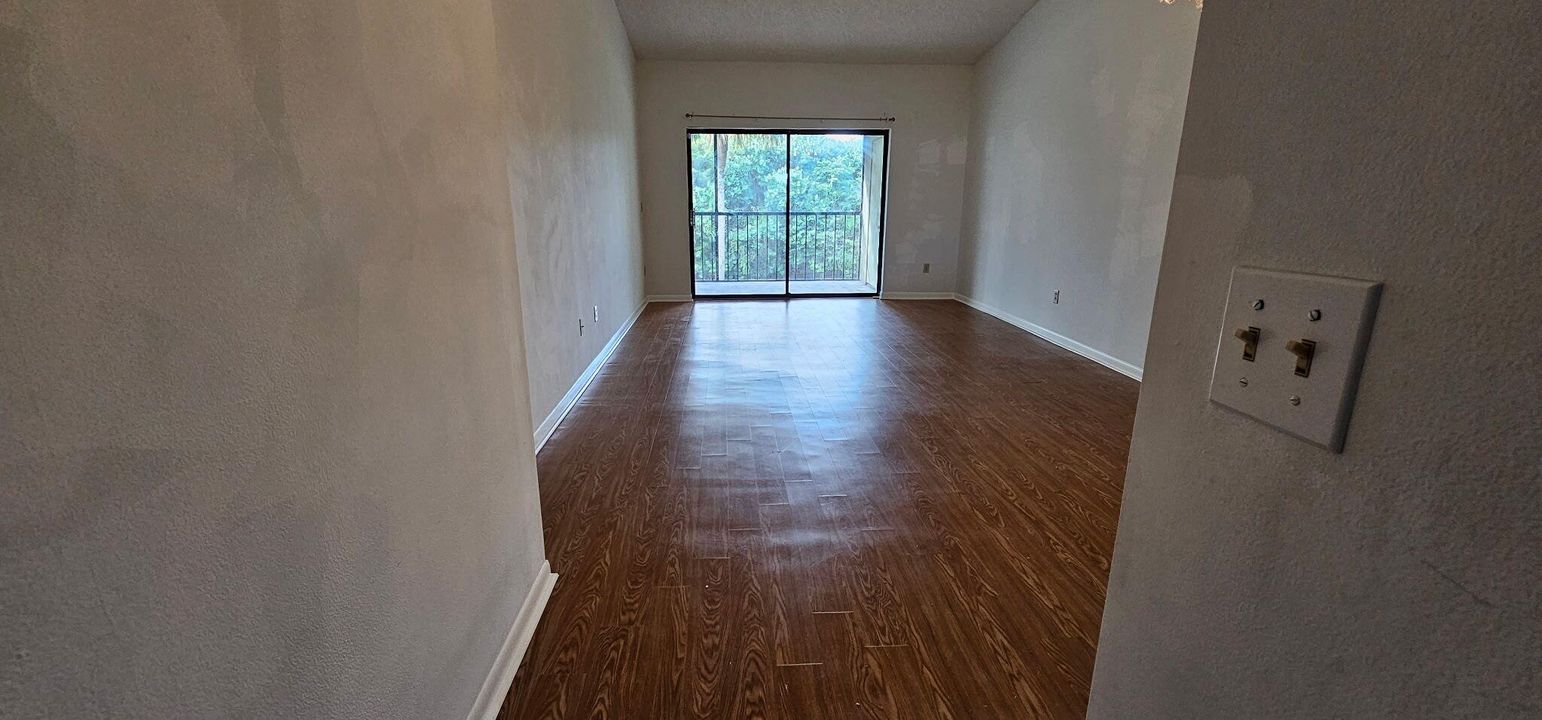 В аренду: $1,950 (2 спален, 2 ванн, 1360 Квадратных фут)