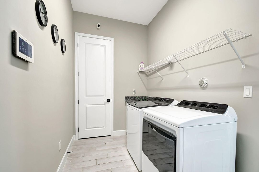 待售: $835,000 (3 贝兹, 4 浴室, 2410 平方英尺)