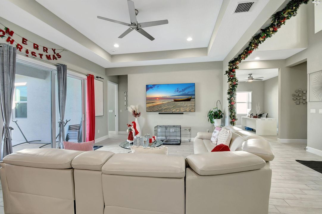 待售: $835,000 (3 贝兹, 4 浴室, 2410 平方英尺)