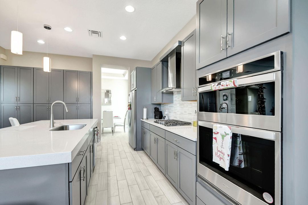 待售: $835,000 (3 贝兹, 4 浴室, 2410 平方英尺)