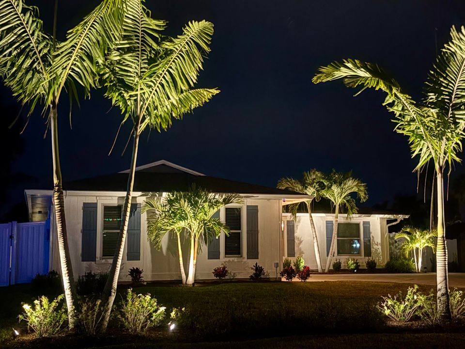 For Sale: $399,000 (3 beds, 2 baths, 1275 Square Feet)