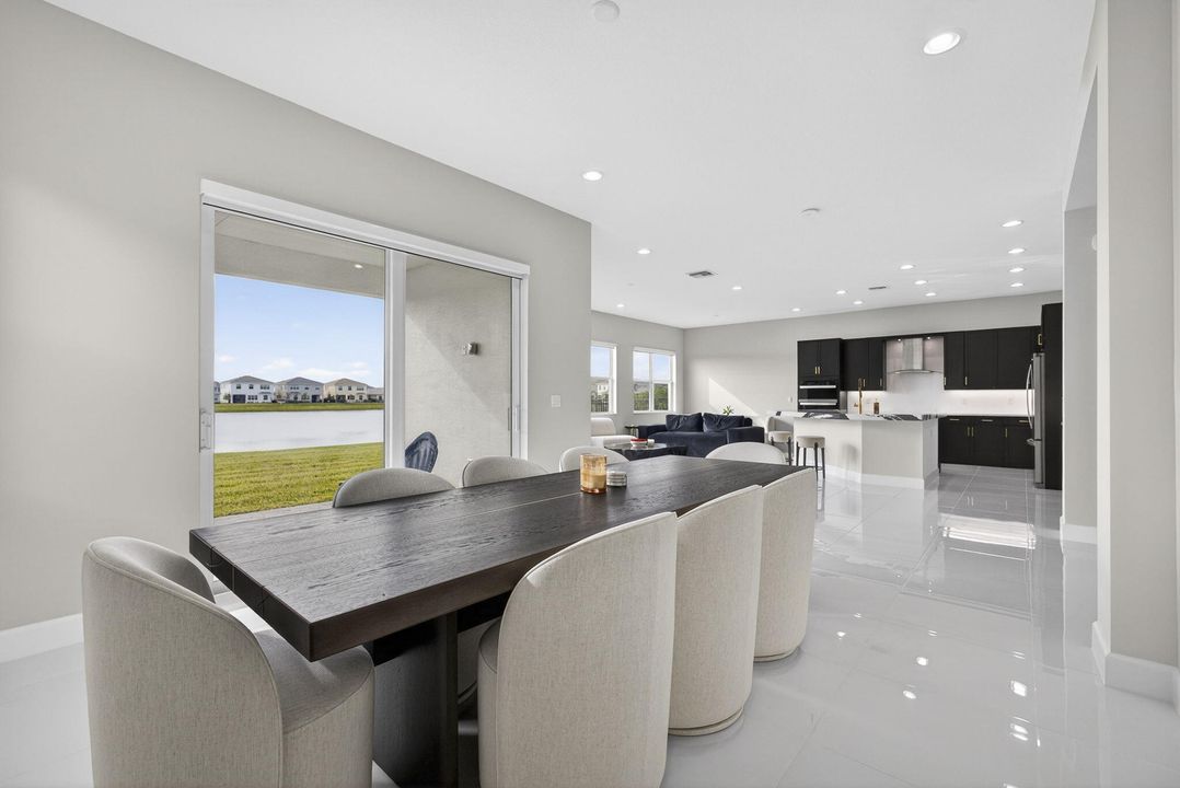 For Sale: $980,000 (5 beds, 5 baths, 4008 Square Feet)