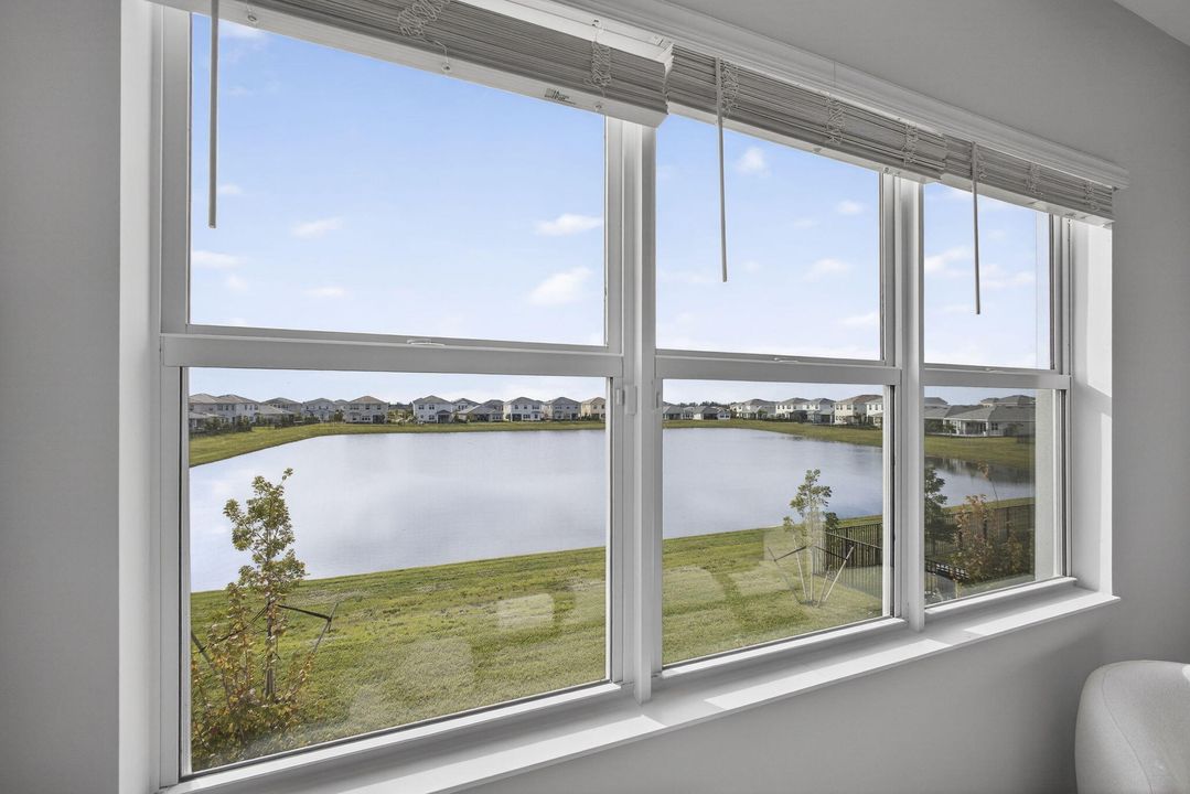 For Sale: $980,000 (5 beds, 5 baths, 4008 Square Feet)