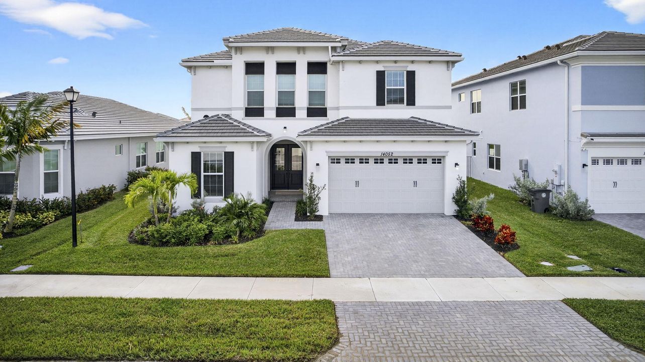 For Sale: $980,000 (5 beds, 5 baths, 4008 Square Feet)