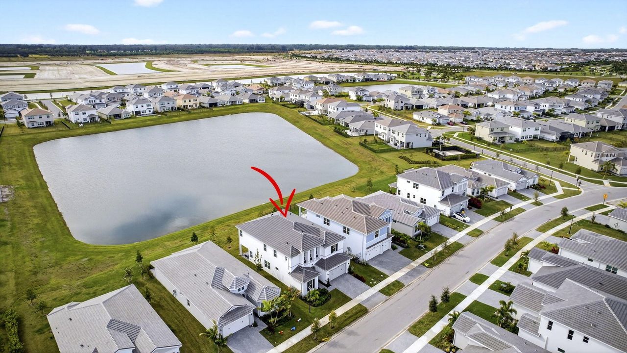 For Sale: $980,000 (5 beds, 5 baths, 4008 Square Feet)