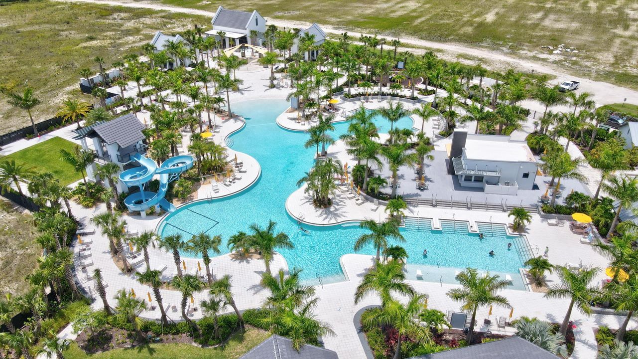 For Sale: $980,000 (5 beds, 5 baths, 4008 Square Feet)