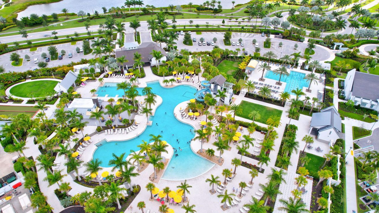 For Sale: $980,000 (5 beds, 5 baths, 4008 Square Feet)