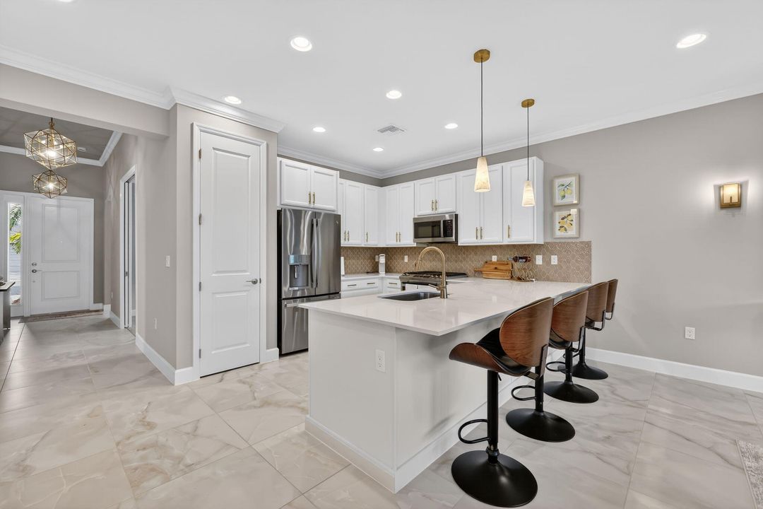 出租: $3,600 (3 贝兹, 2 浴室, 1752 平方英尺)