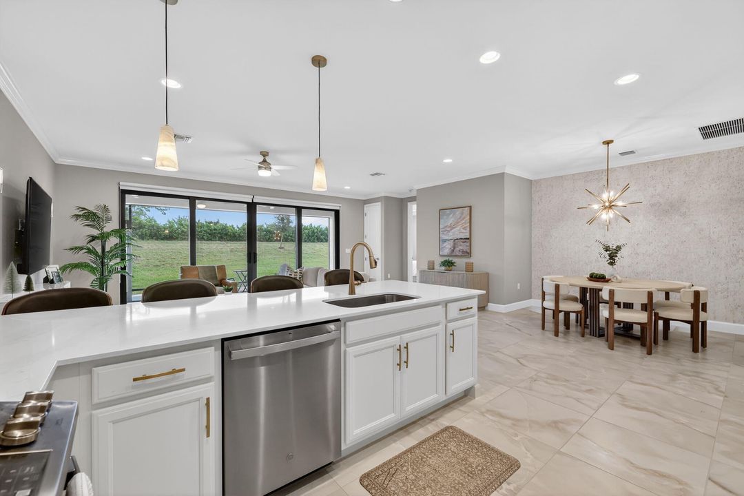 出租: $3,600 (3 贝兹, 2 浴室, 1752 平方英尺)