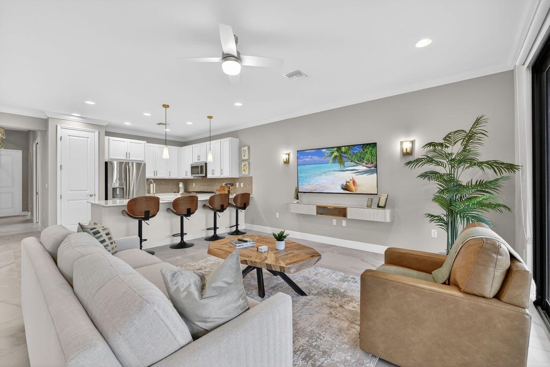 出租: $3,600 (3 贝兹, 2 浴室, 1752 平方英尺)