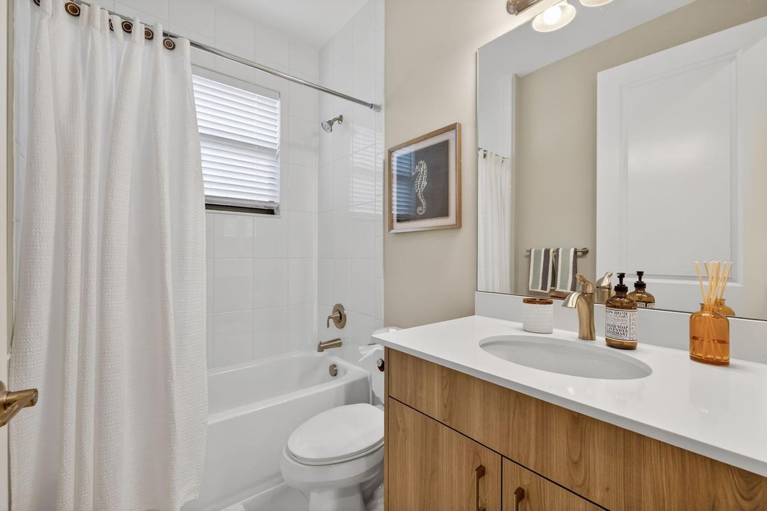 出租: $3,600 (3 贝兹, 2 浴室, 1752 平方英尺)