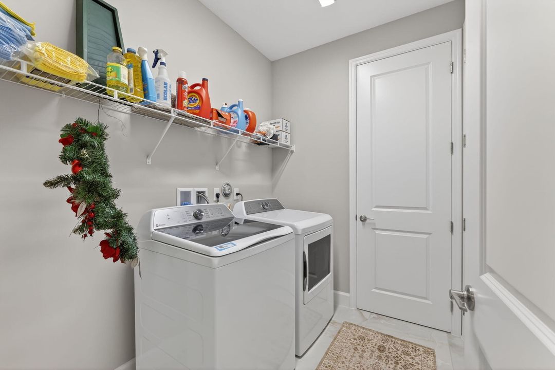 出租: $3,600 (3 贝兹, 2 浴室, 1752 平方英尺)