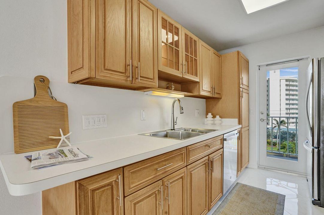 待售: $519,000 (2 贝兹, 2 浴室, 1166 平方英尺)