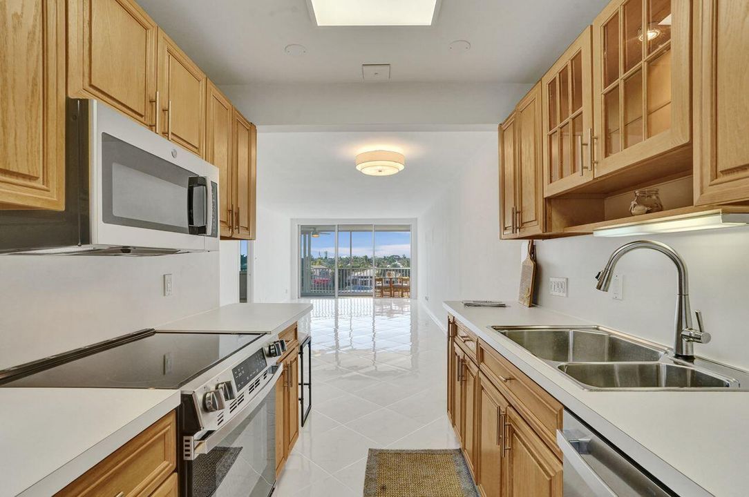 待售: $519,000 (2 贝兹, 2 浴室, 1166 平方英尺)