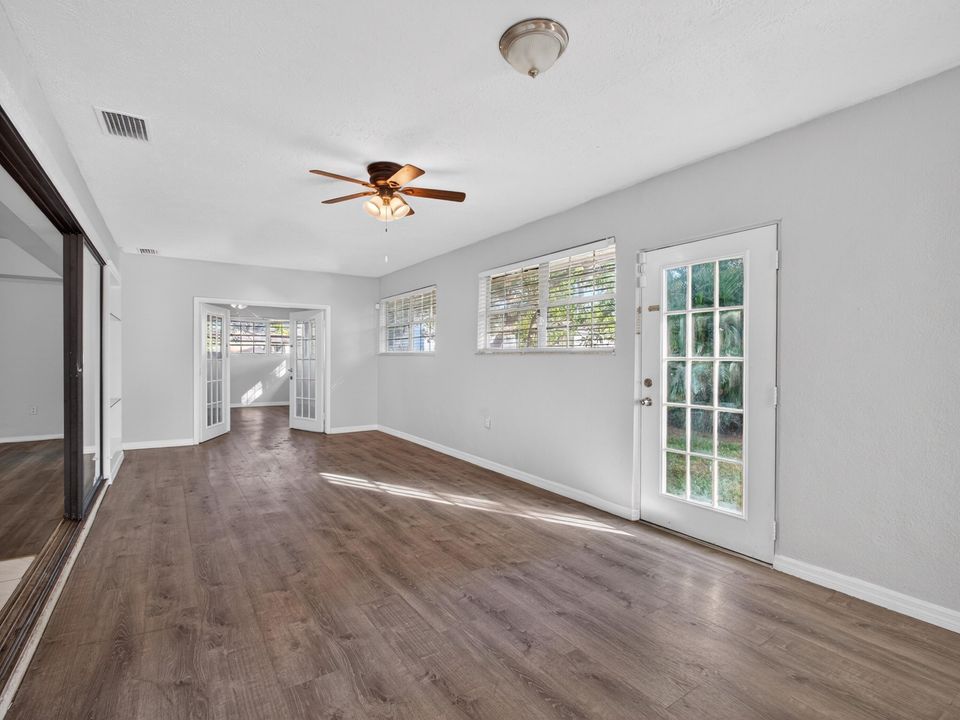 For Rent: $2,750 (3 beds, 2 baths, 2502 Square Feet)