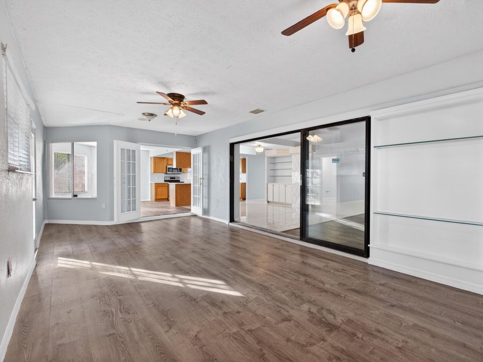 For Rent: $2,750 (3 beds, 2 baths, 2502 Square Feet)