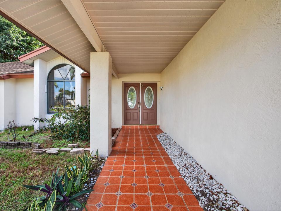 For Rent: $2,750 (3 beds, 2 baths, 2502 Square Feet)