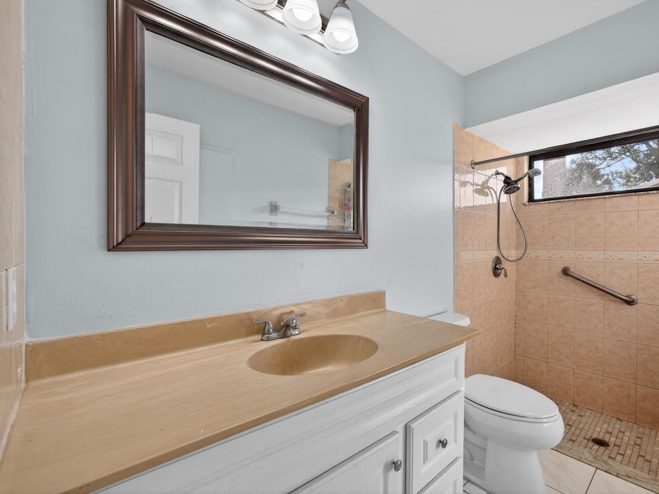 For Rent: $2,750 (3 beds, 2 baths, 2502 Square Feet)