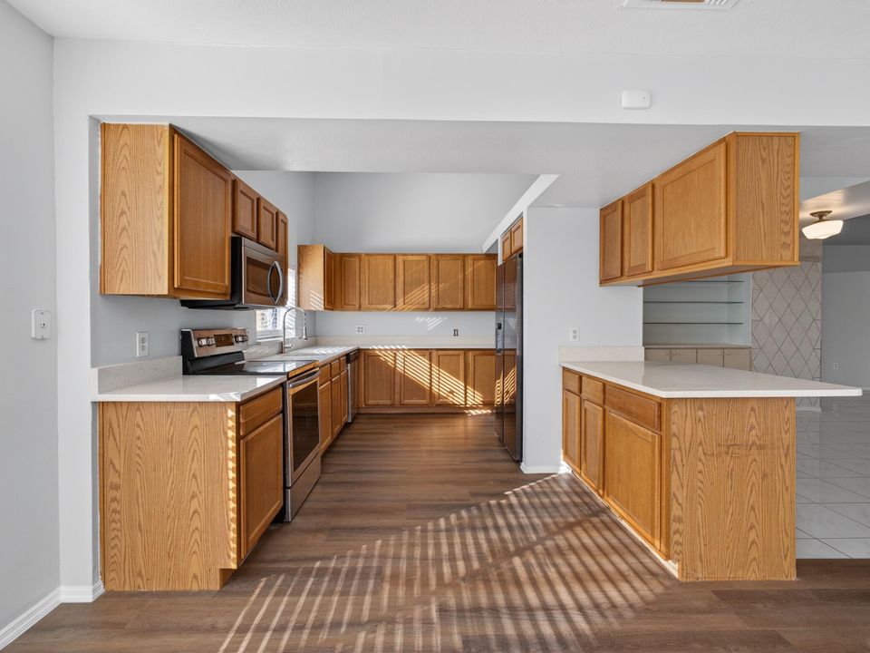 For Rent: $2,750 (3 beds, 2 baths, 2502 Square Feet)