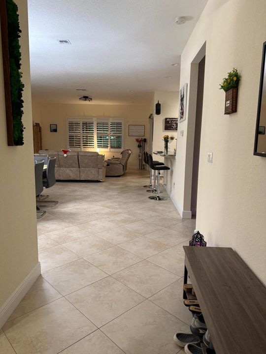 В аренду: $2,600 (2 спален, 2 ванн, 1819 Квадратных фут)