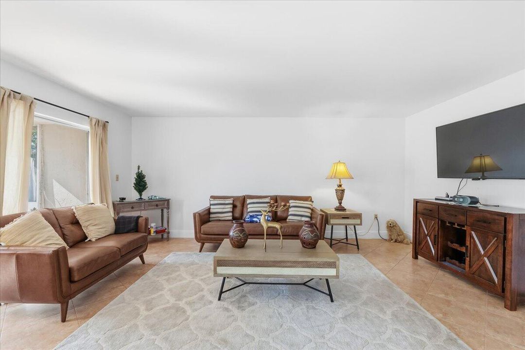 For Sale: $450,000 (3 beds, 2 baths, 1620 Square Feet)