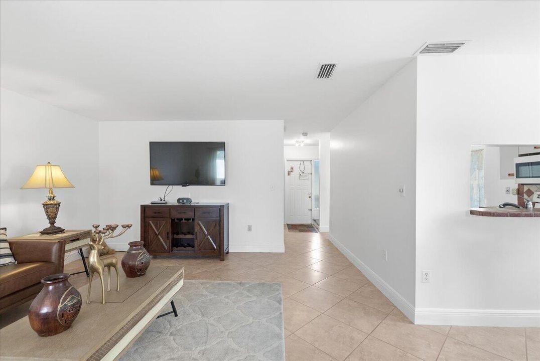 For Sale: $450,000 (3 beds, 2 baths, 1620 Square Feet)