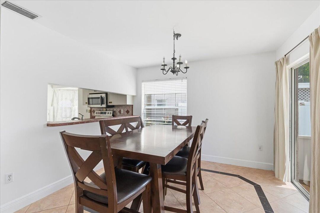 For Sale: $450,000 (3 beds, 2 baths, 1620 Square Feet)