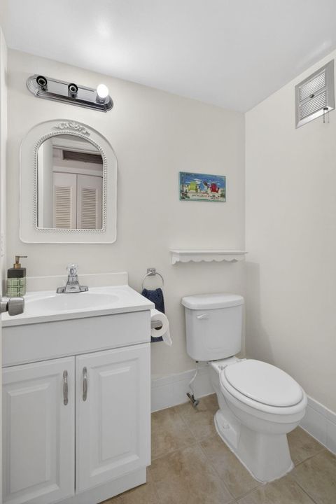 For Sale: $65,000 (1 beds, 1 baths, 702 Square Feet)