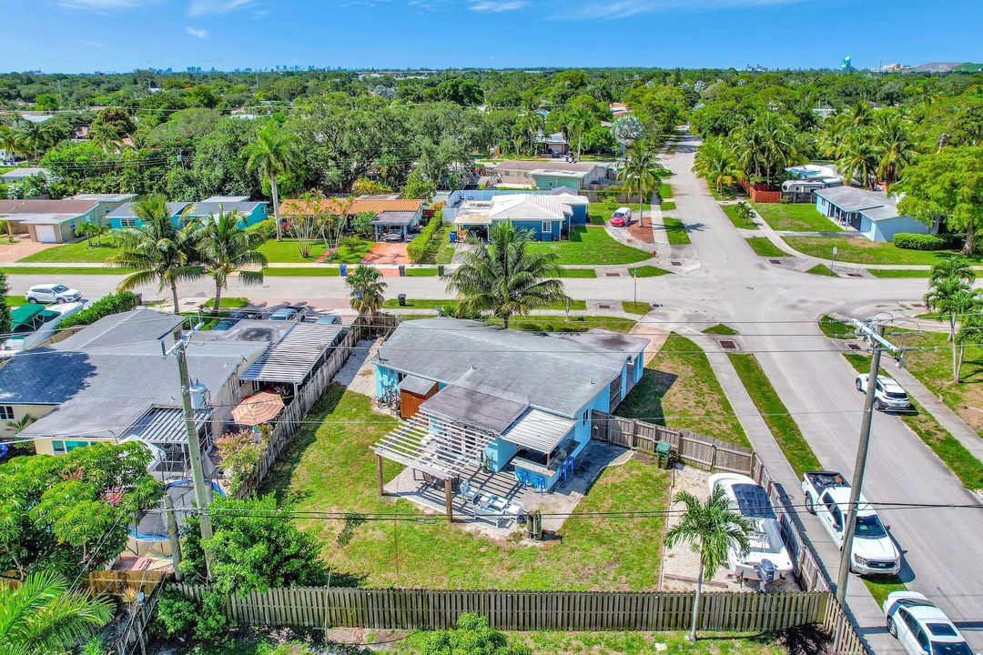 На продажу: $435,000 (2 спален, 2 ванн, 1133 Квадратных фут)