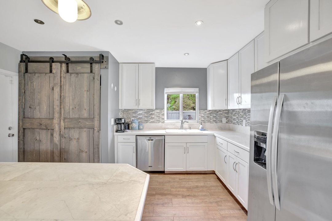 На продажу: $435,000 (2 спален, 2 ванн, 1133 Квадратных фут)