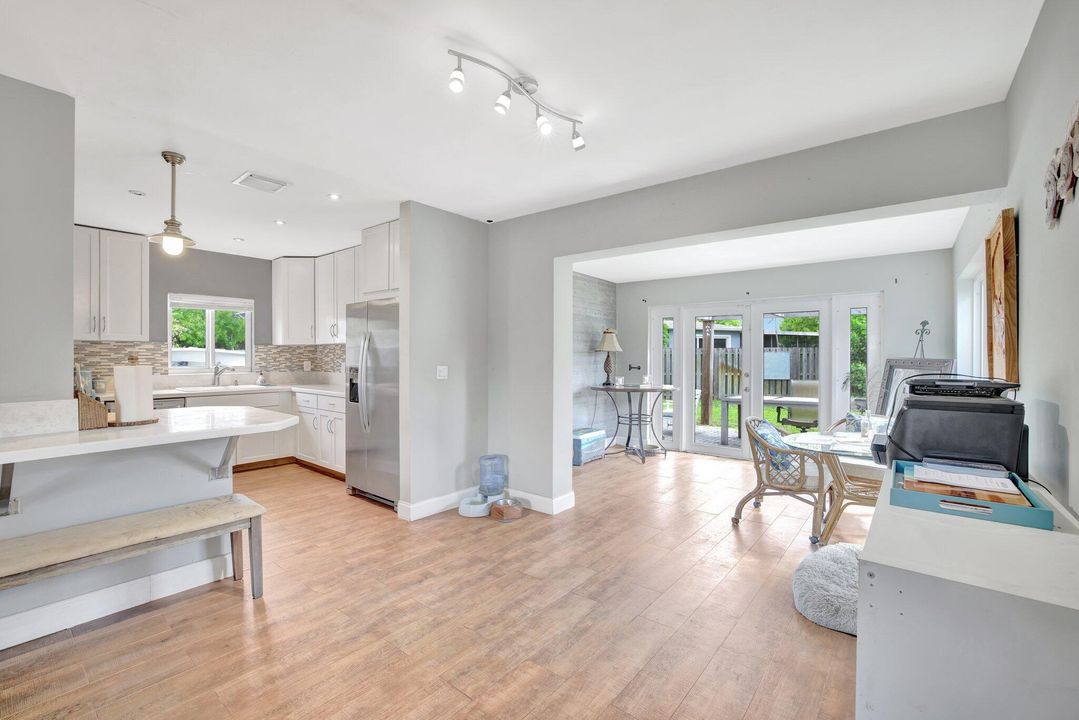 На продажу: $435,000 (2 спален, 2 ванн, 1133 Квадратных фут)