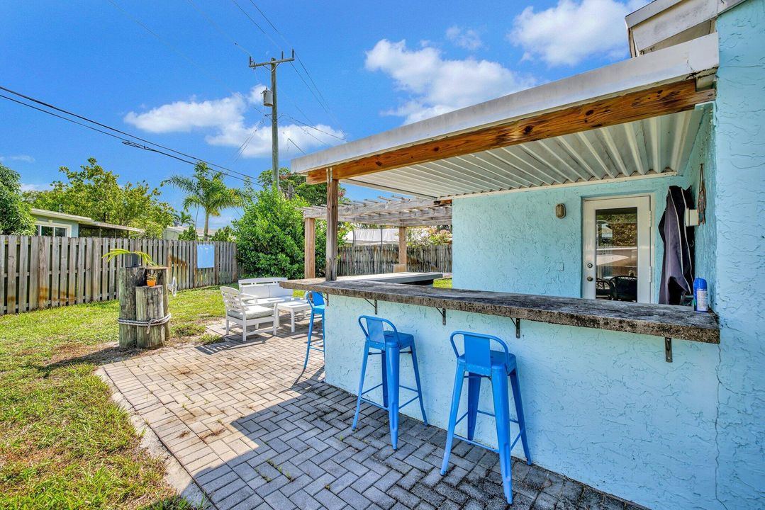 На продажу: $435,000 (2 спален, 2 ванн, 1133 Квадратных фут)