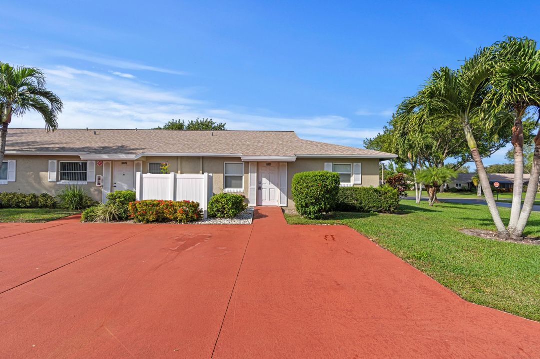 На продажу: $249,900 (2 спален, 2 ванн, 1110 Квадратных фут)