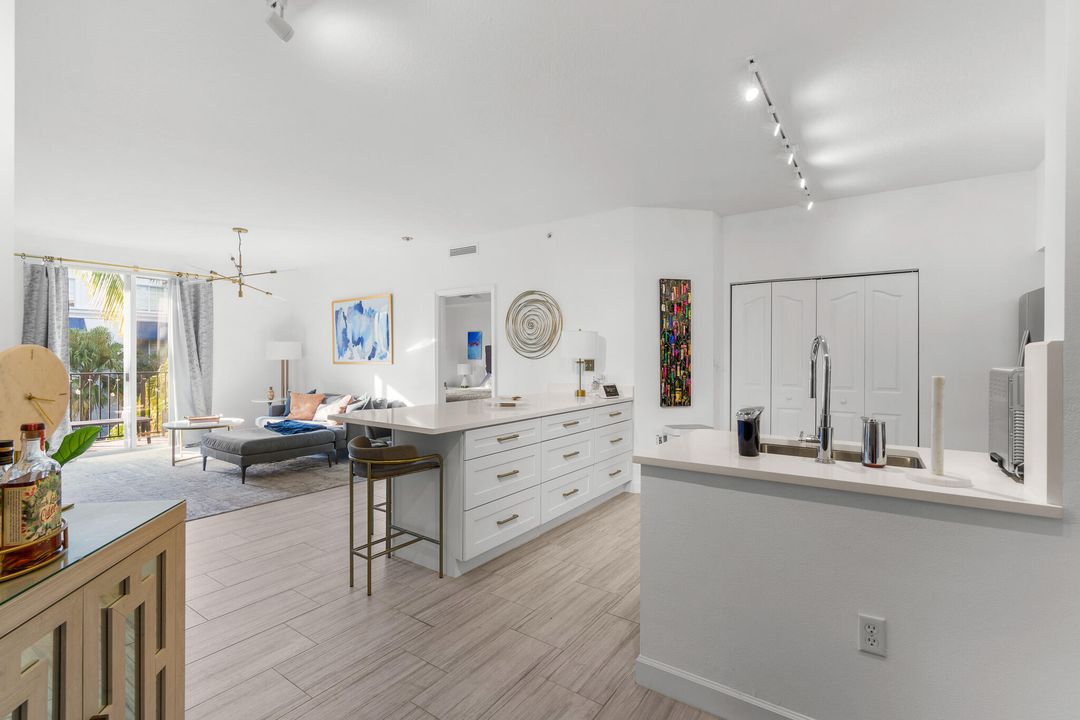 For Rent: $4,700 (2 beds, 2 baths, 1243 Square Feet)